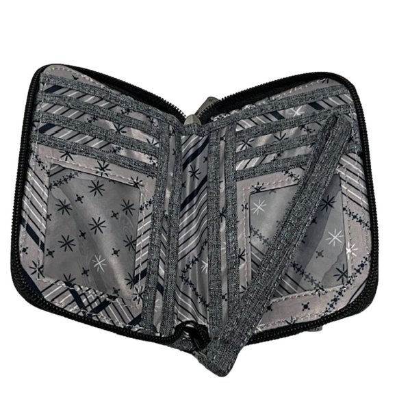 LUG Rodeo RFID-Protected Gray Quilted Wristlet - Picture 6 of 16